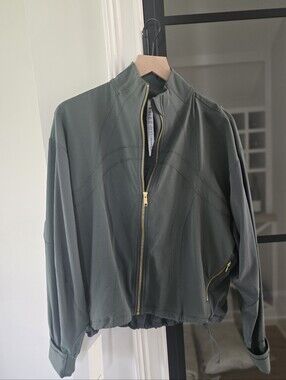 Lululemon Dark Forest Lightweight Zip Jacket 6